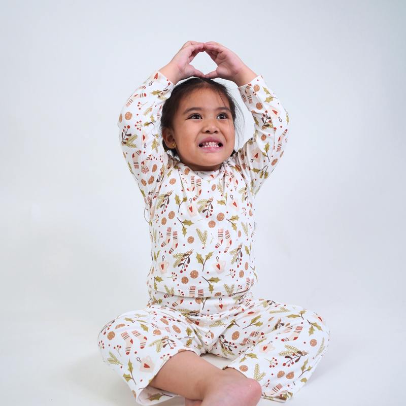 2-piece Kids Pajama Set - Mistletoe